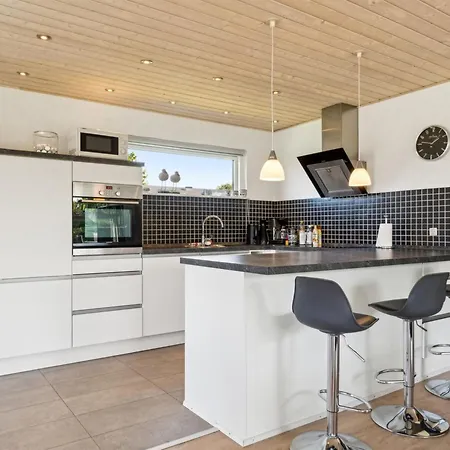 Todor - 150m From The Sea By Interhome Feriehus *